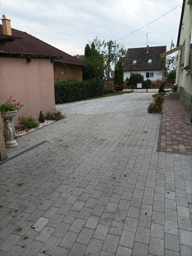 Csilla Apartman Balogunyom Екстер'єр фото
